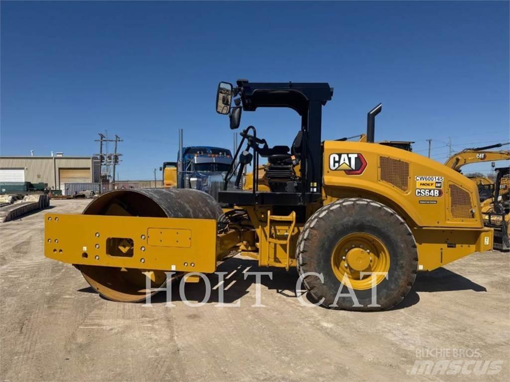 CAT CS64B 單輪滾壓機