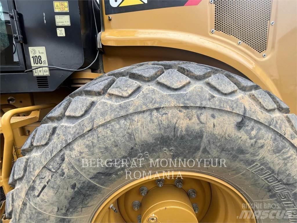 CAT CS64B 單輪滾壓機
