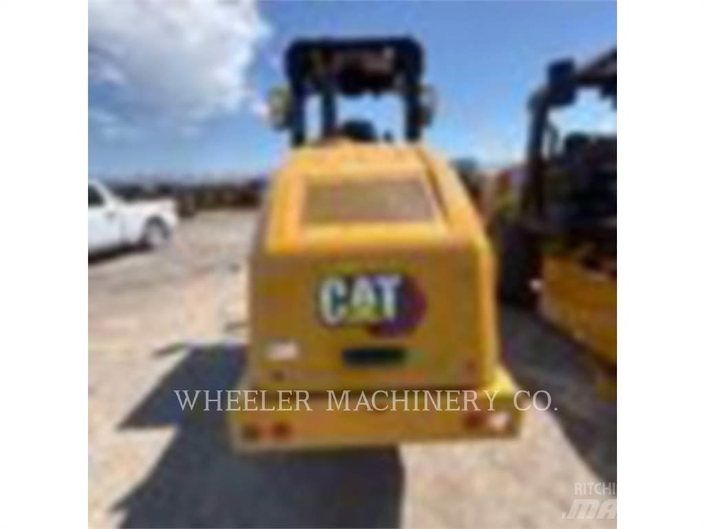 CAT CS7 單輪滾壓機