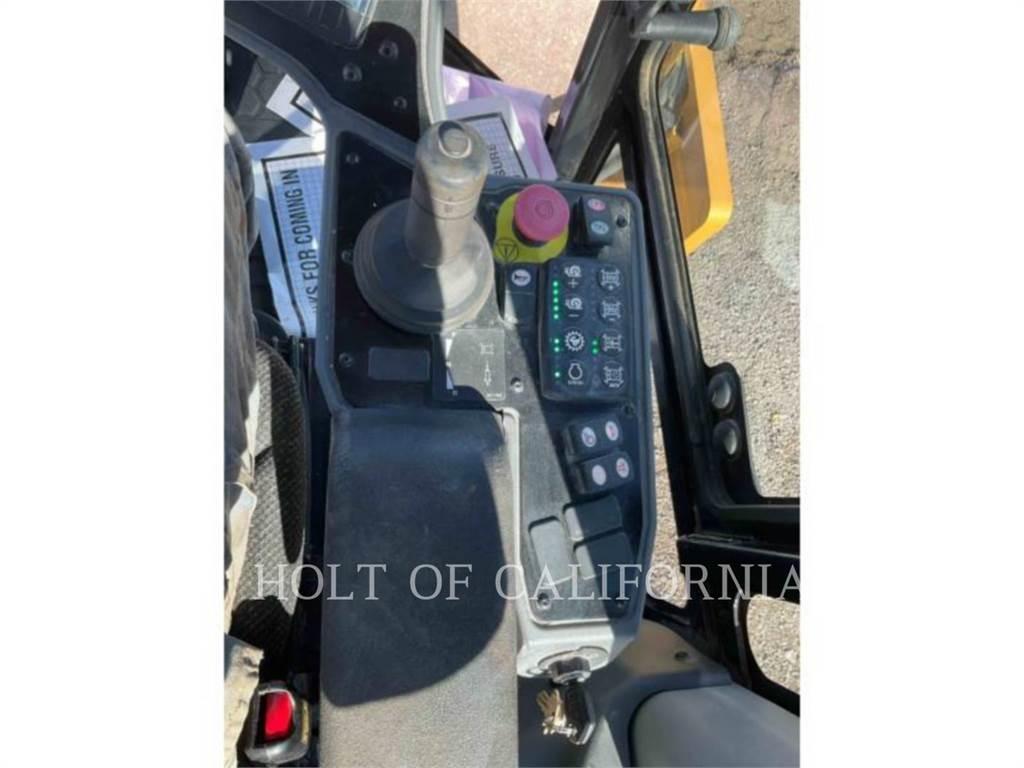 CAT CS74B 單輪滾壓機