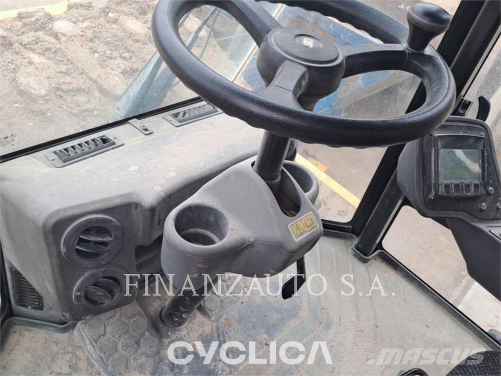 CAT CS74B 單輪滾壓機