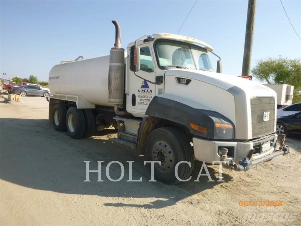 CAT CT660S SBA 6X4 運油車