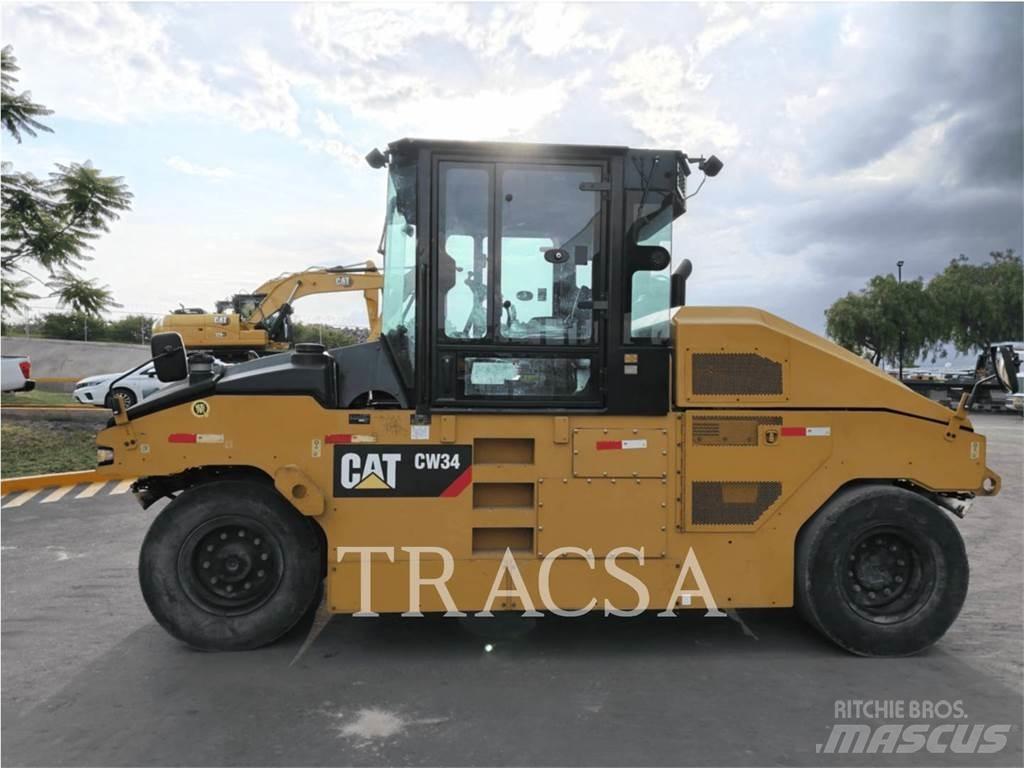 CAT CW 34 膠輪滾壓機