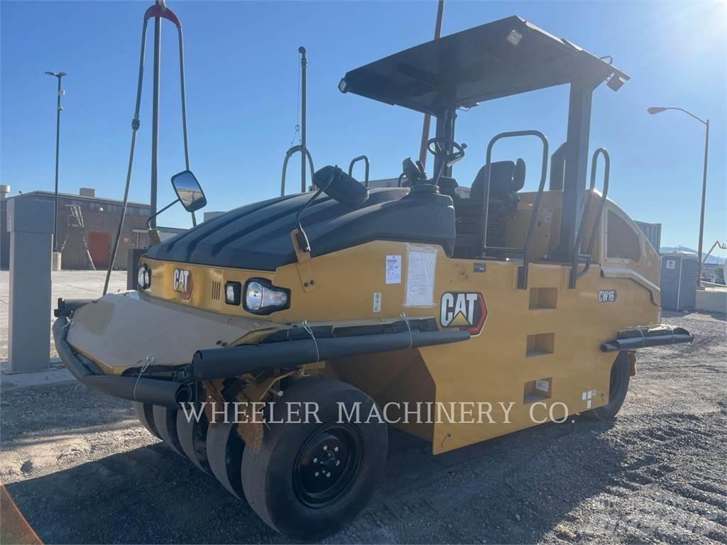 CAT CW16 膠輪滾壓機