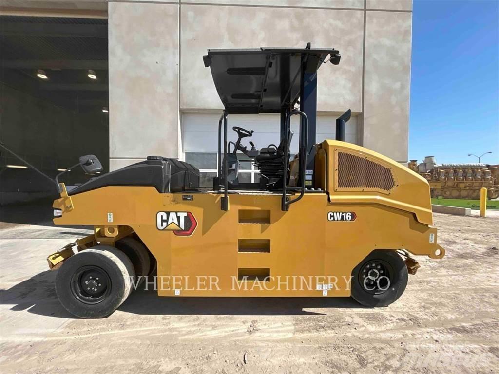 CAT CW16 膠輪滾壓機