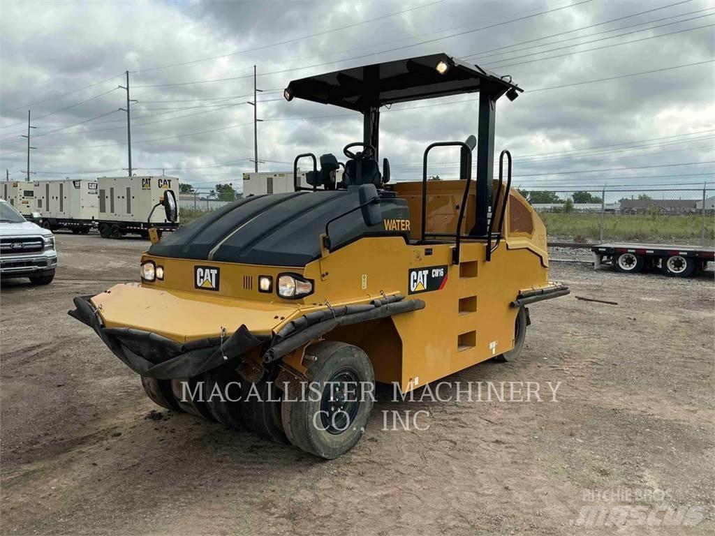 CAT CW16 膠輪滾壓機