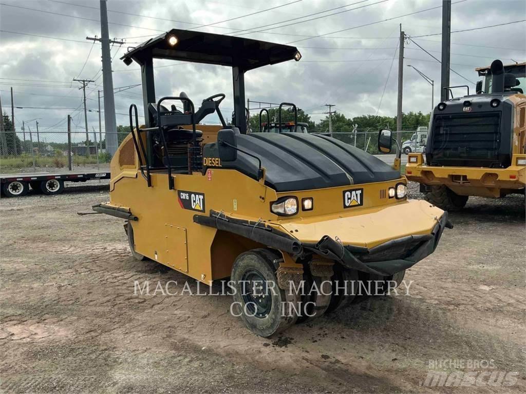 CAT CW16 膠輪滾壓機