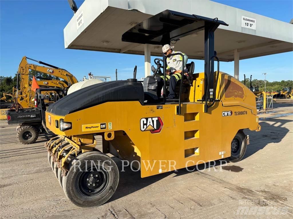 CAT CW16 雙輪滾壓機