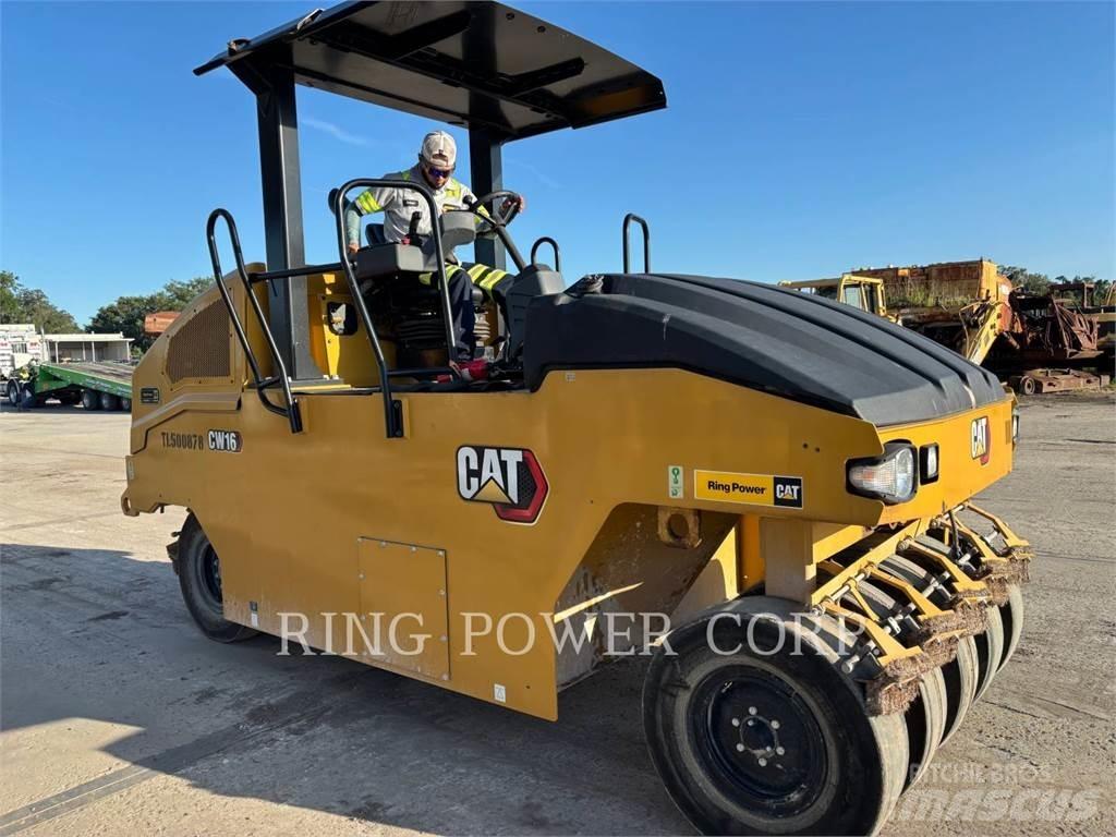 CAT CW16 雙輪滾壓機