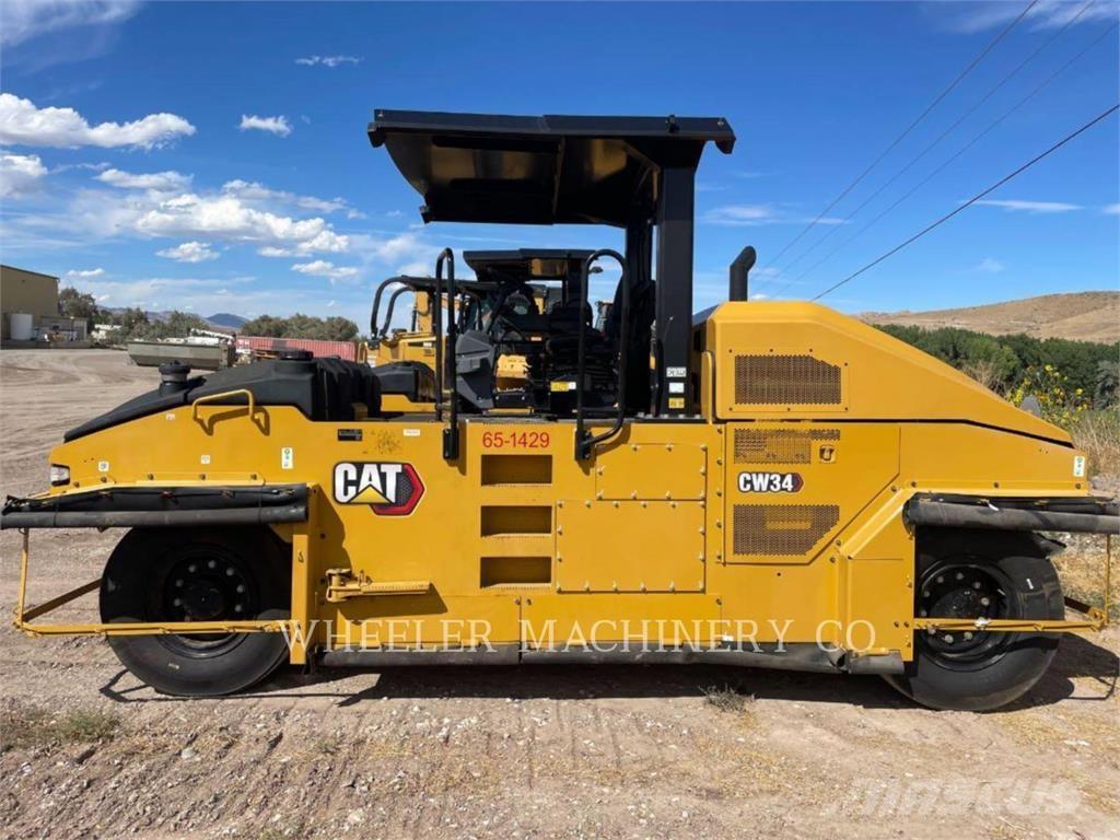 CAT CW34 膠輪滾壓機