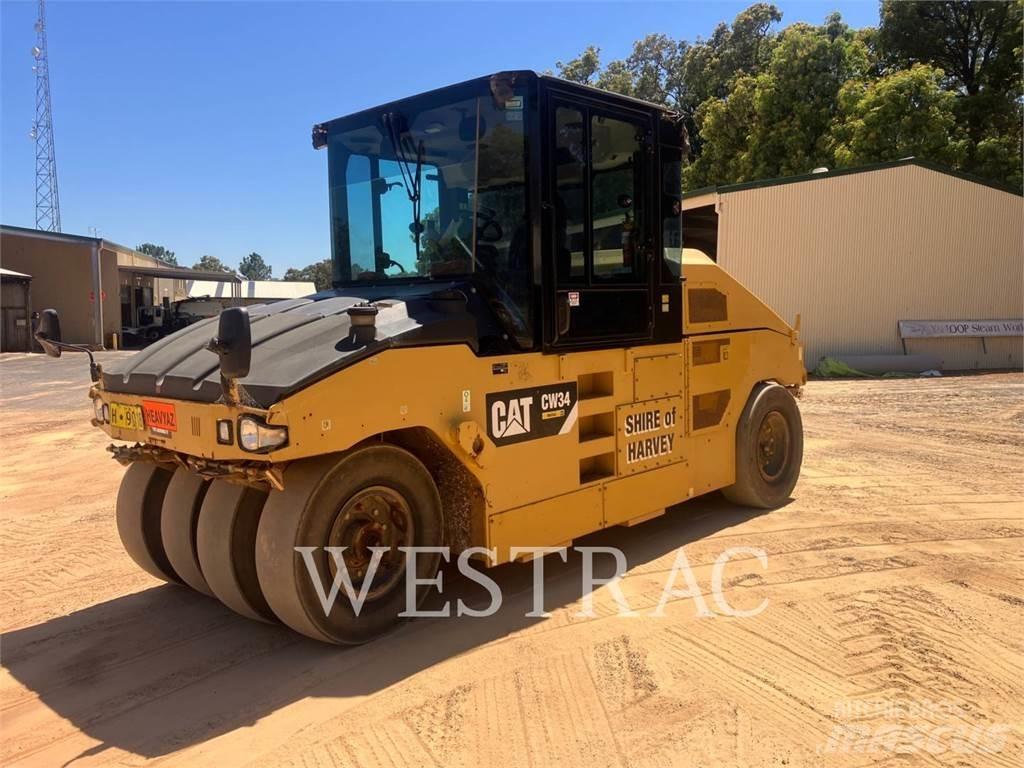 CAT CW34 膠輪滾壓機