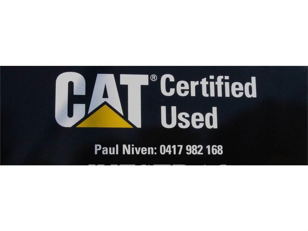 CAT CW34 膠輪滾壓機