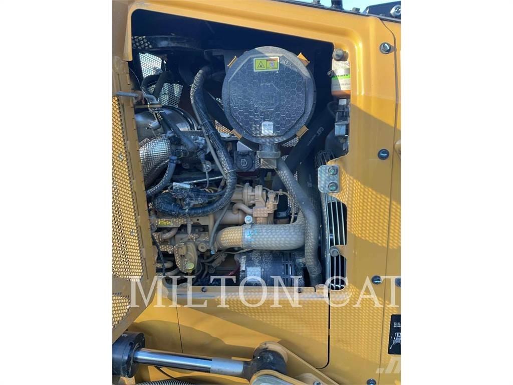 CAT D1 履帶推土機