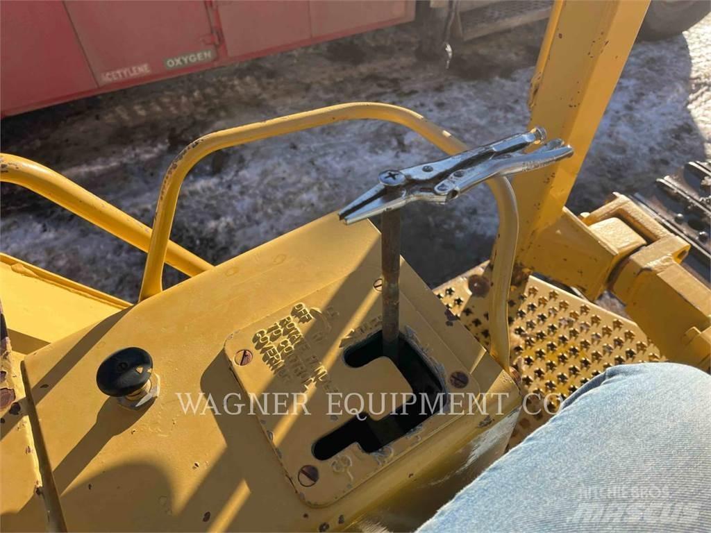 CAT D1 履帶推土機
