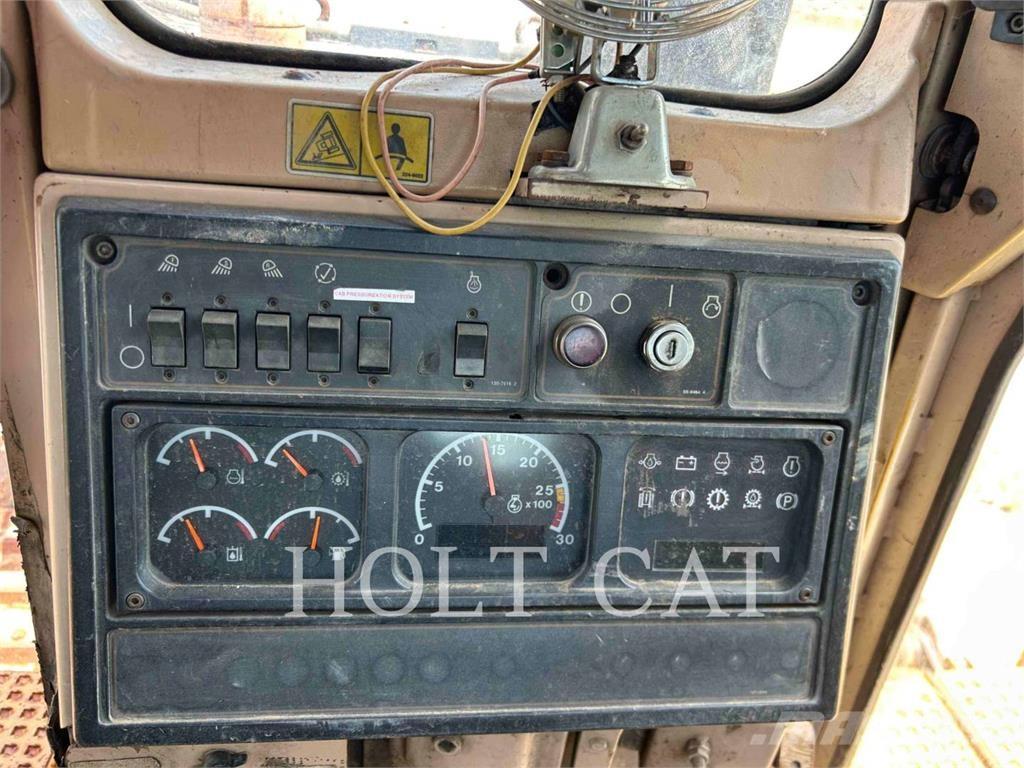CAT D10R 履帶推土機