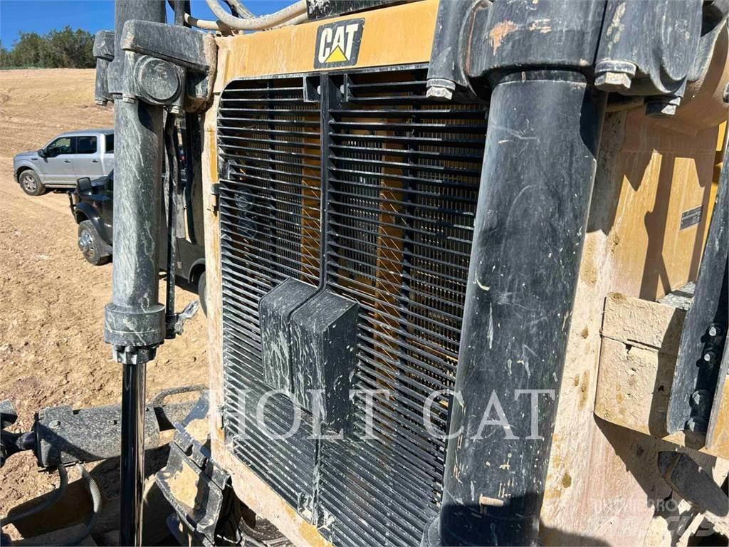 CAT D10T2 履帶推土機