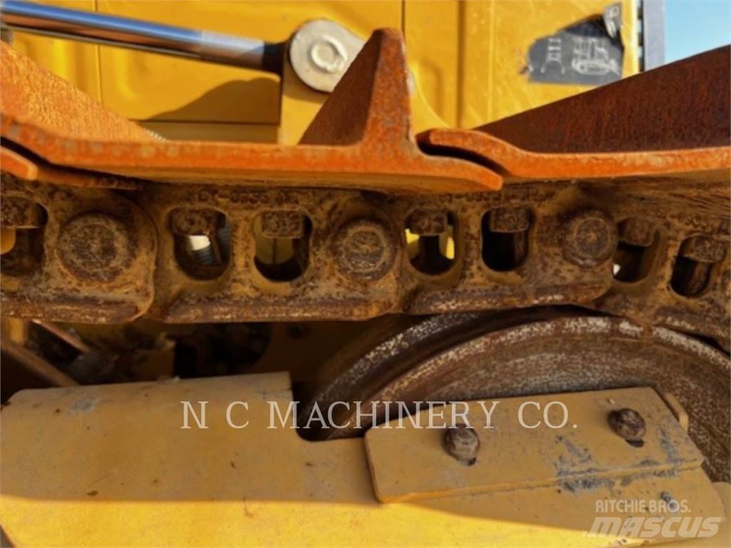 CAT D2 XLCN 履帶推土機