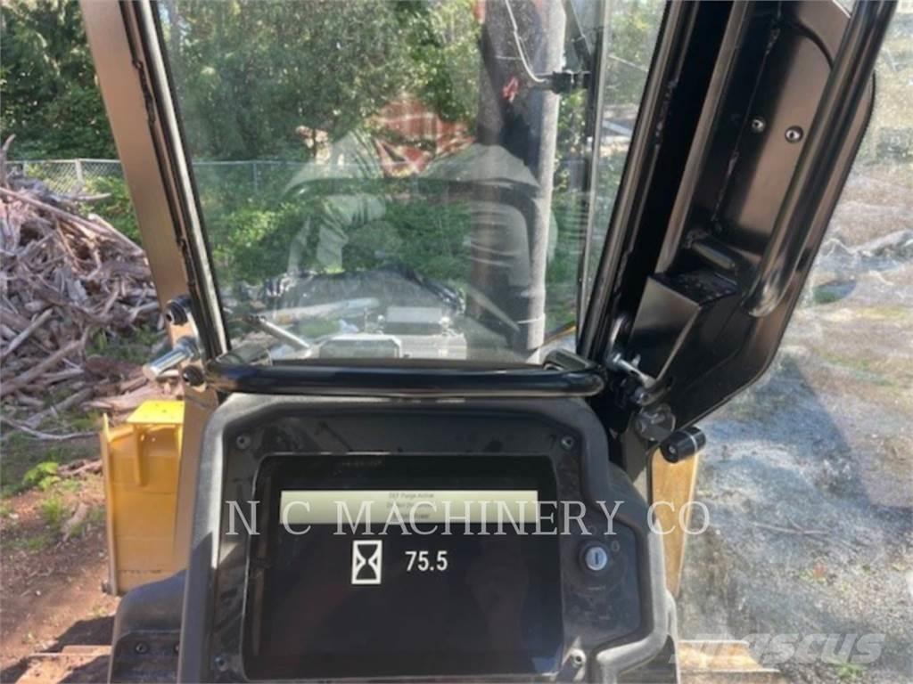 CAT D3 履帶推土機