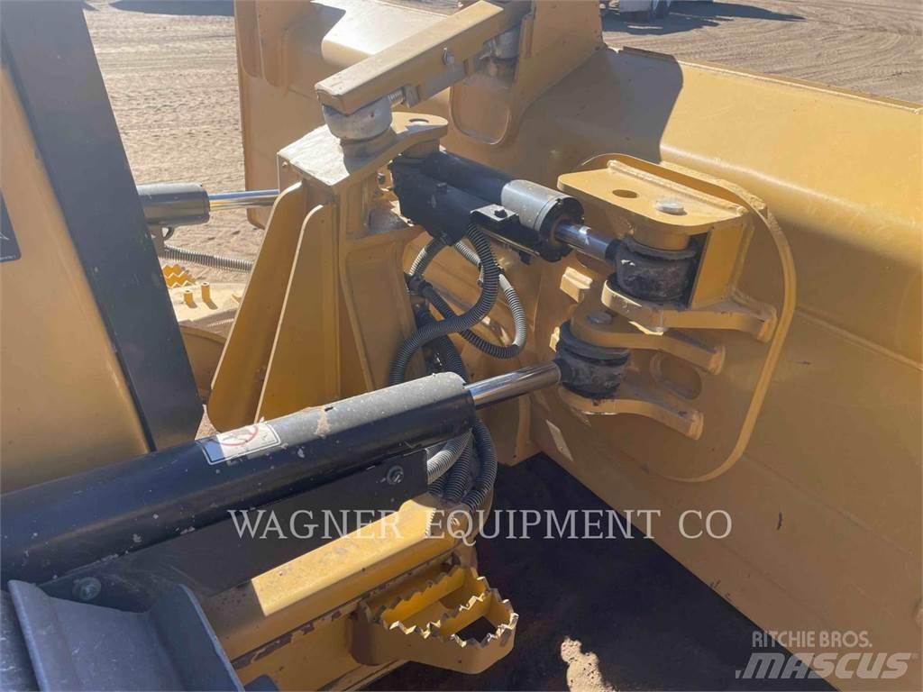 CAT D3 履帶推土機