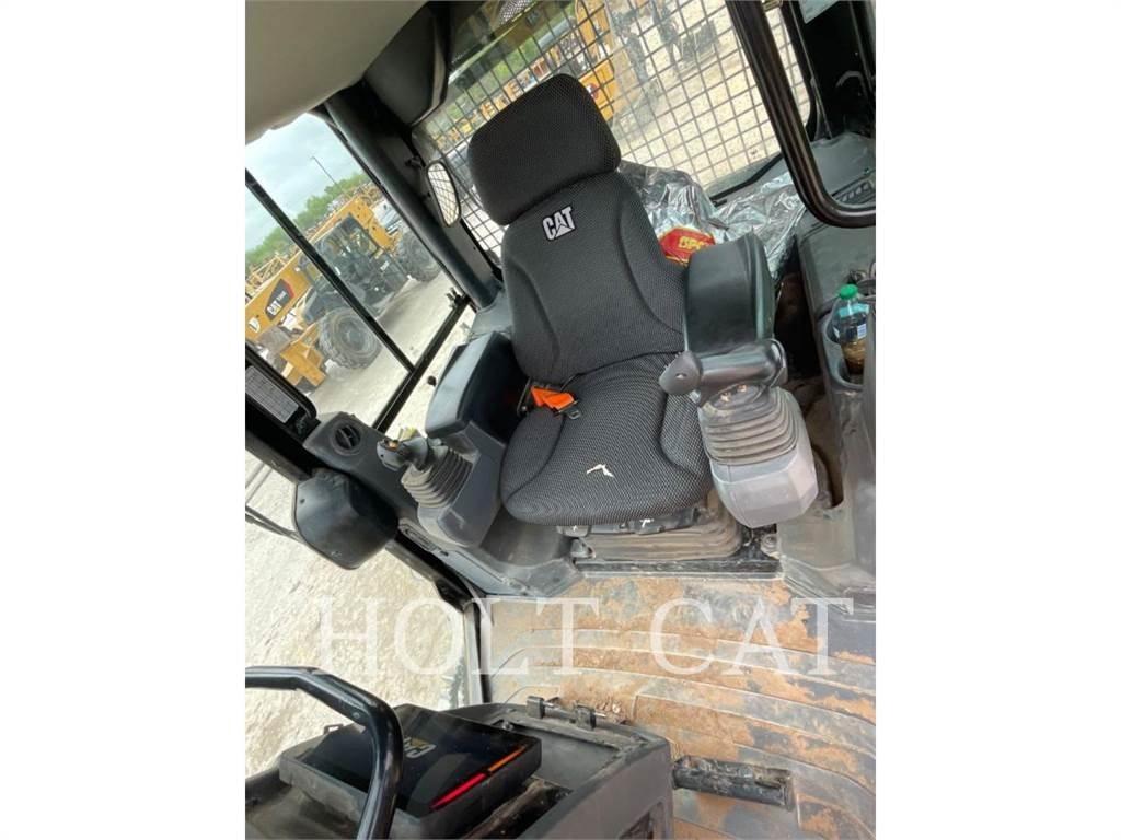 CAT D3 CAB 履帶推土機