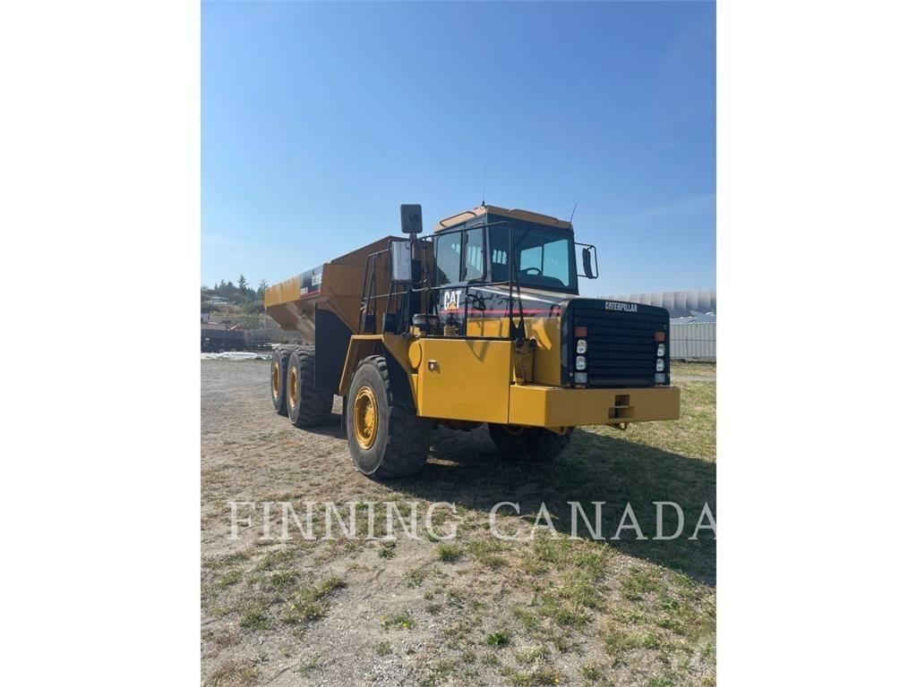 CAT D300E 鉸接式起吊車