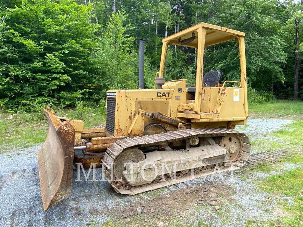 CAT D3B 履帶推土機