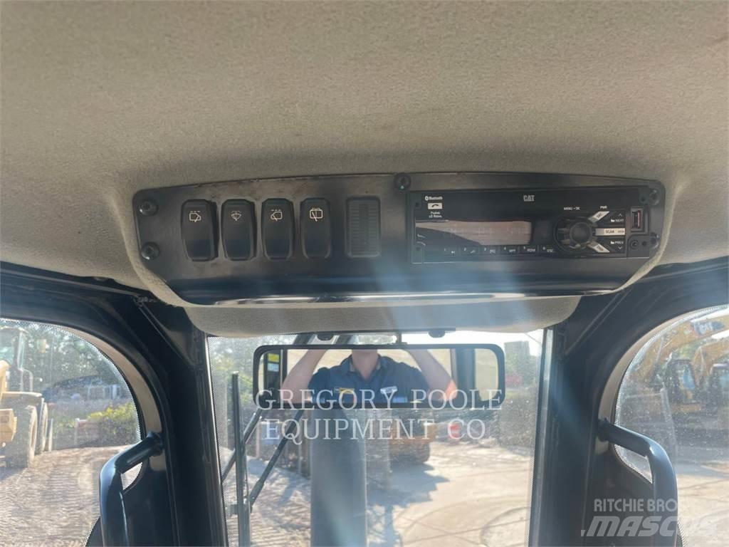 CAT D3K2LGP 履帶推土機