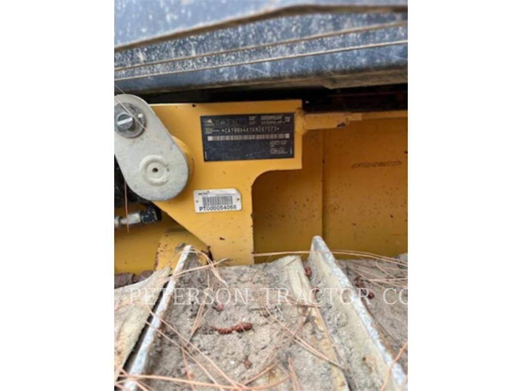 CAT D4 履帶推土機