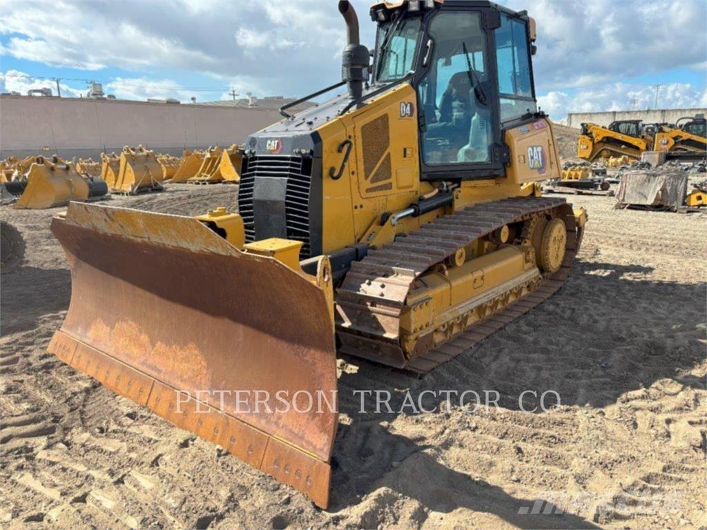 CAT D4 履帶推土機