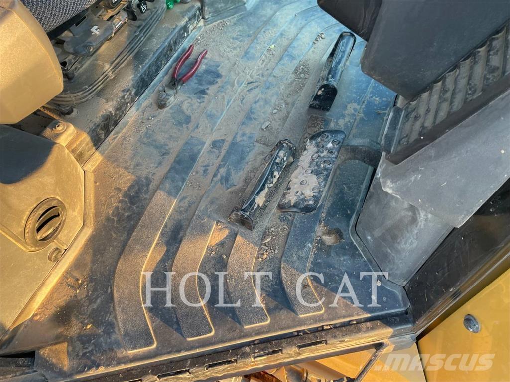 CAT D4-15VP 履帶推土機