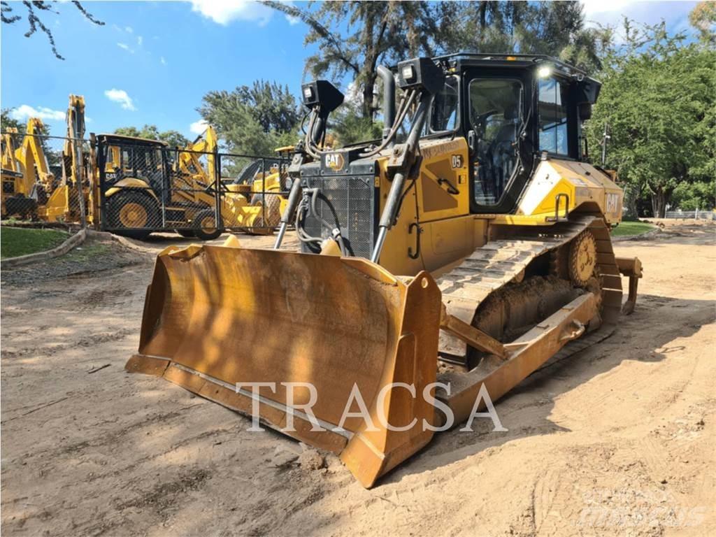 CAT D5 履帶推土機