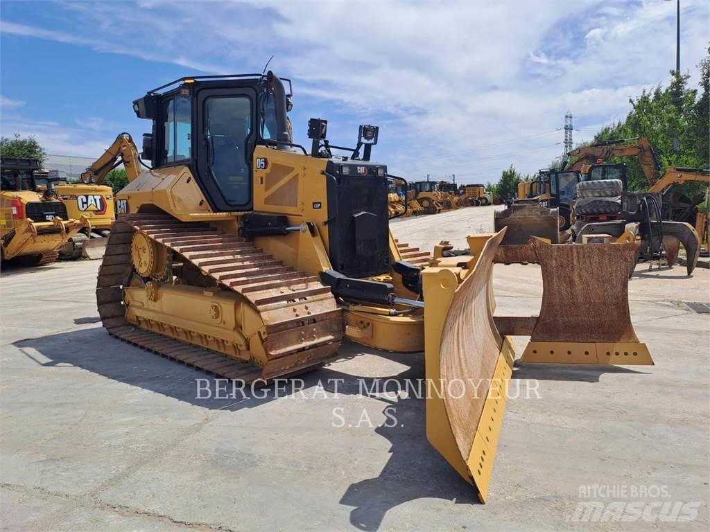 CAT D5 履帶推土機