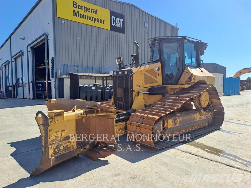 CAT D5 履帶推土機