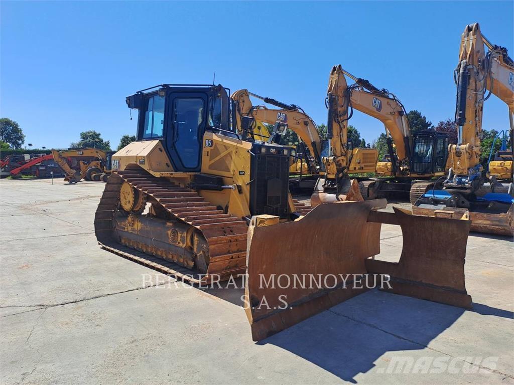 CAT D5 履帶推土機
