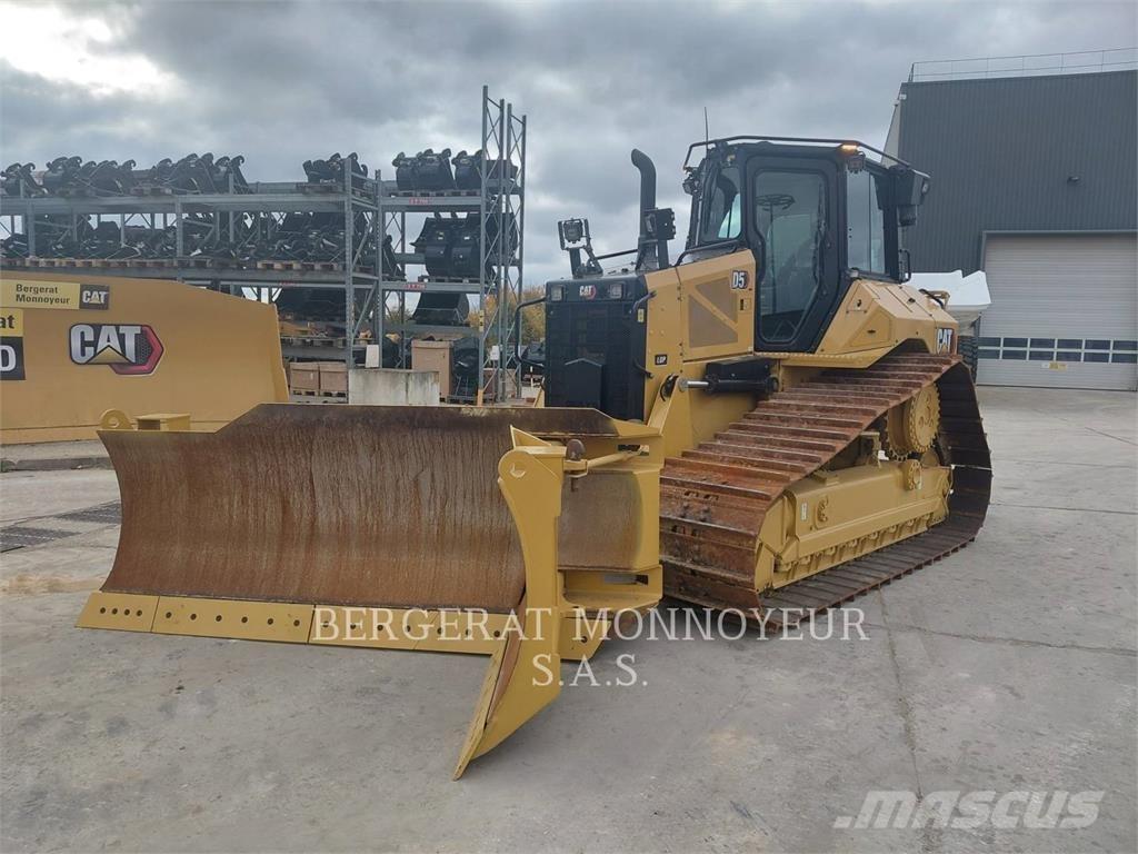 CAT D5 履帶推土機