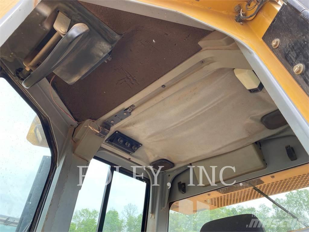 CAT D5G 履帶推土機