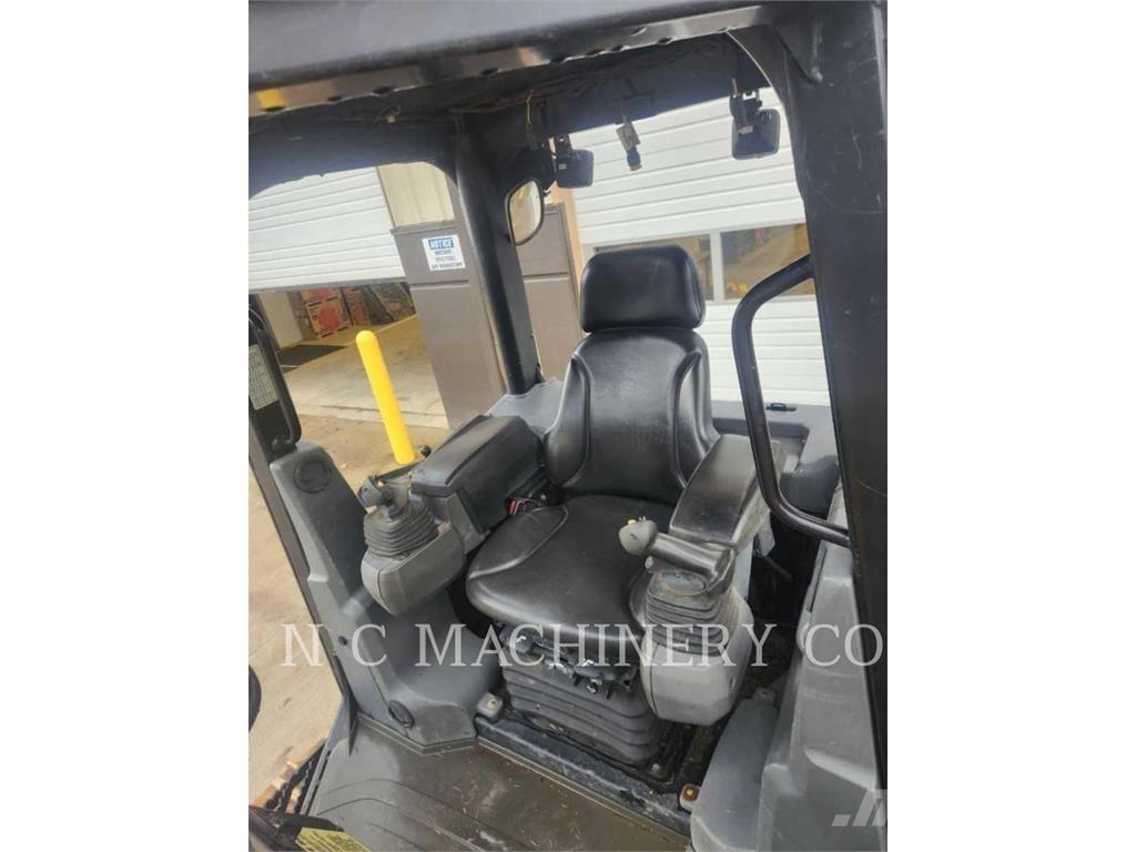 CAT D5K2 XLCN 履帶推土機