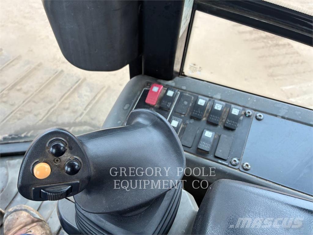 CAT D5K2LGP 履帶推土機