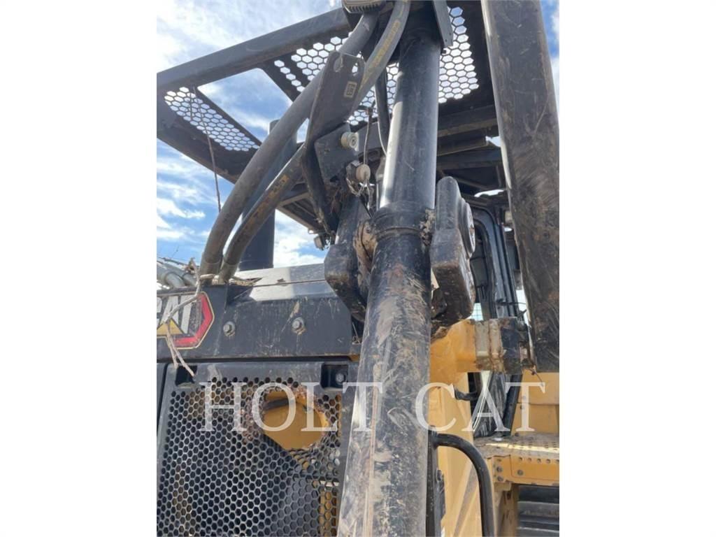 CAT D6 履帶推土機