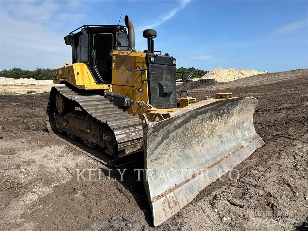 CAT D6 履帶推土機