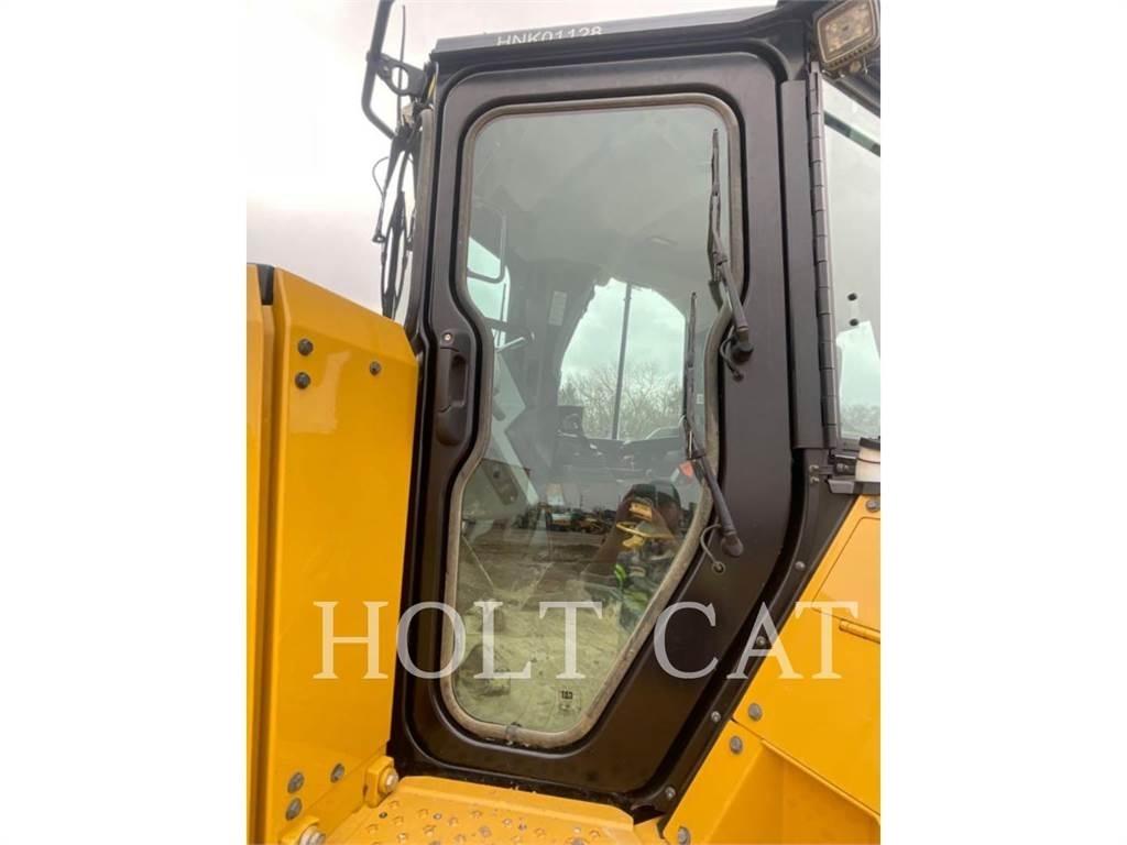 CAT D6 履帶推土機