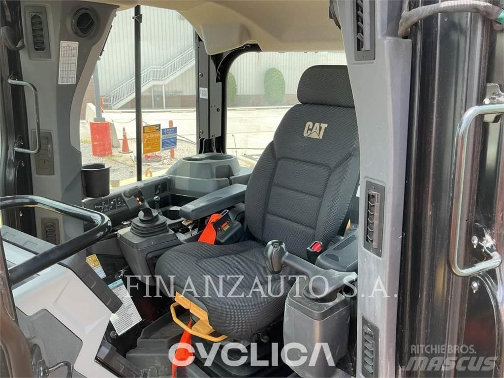CAT D6 履帶推土機
