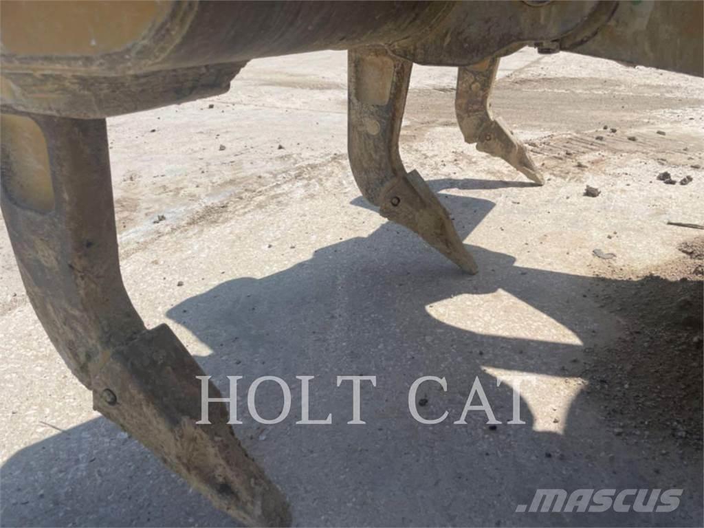 CAT D6 履帶推土機