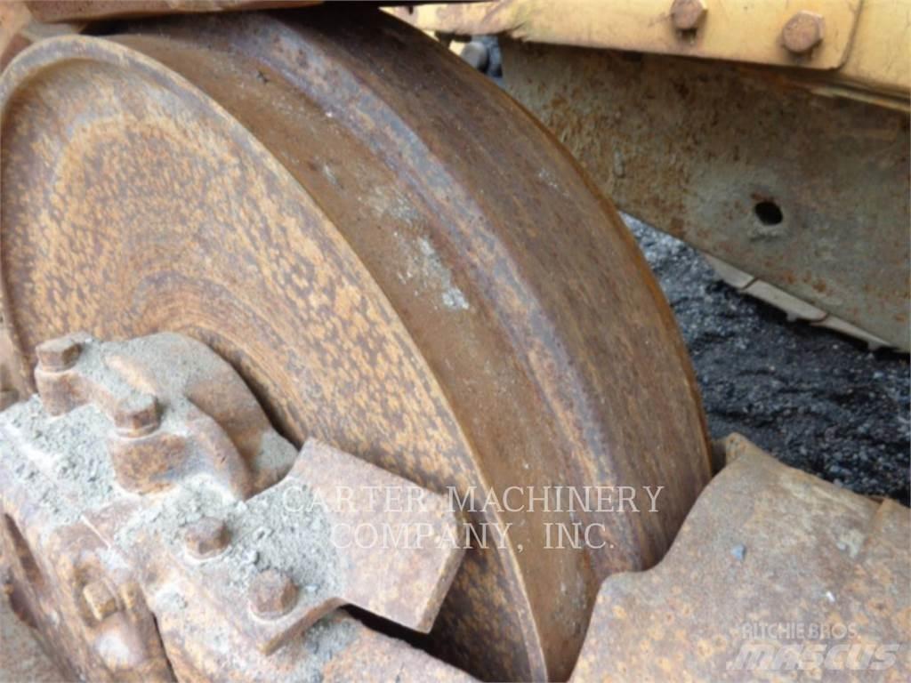 CAT D6C 履帶推土機