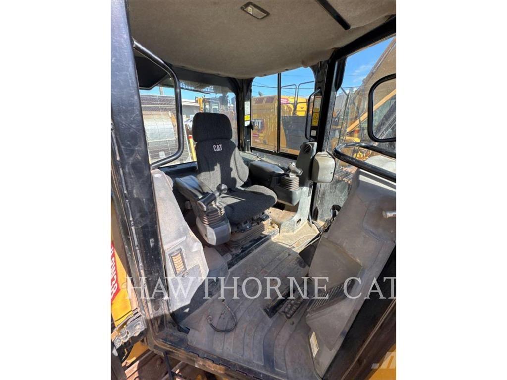 CAT D6K2XL GCS 履帶推土機