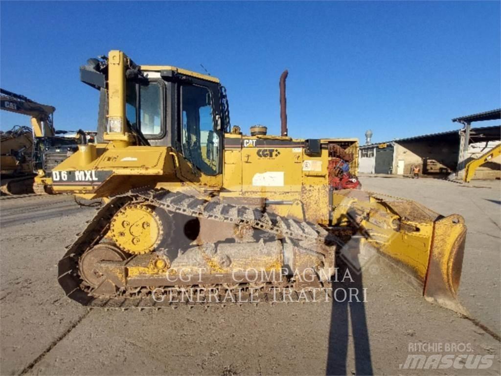 CAT D6M 履帶推土機