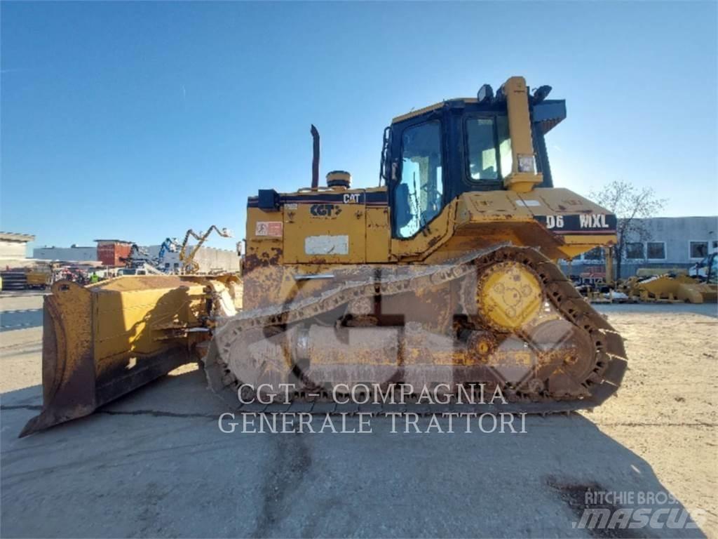 CAT D6M 履帶推土機