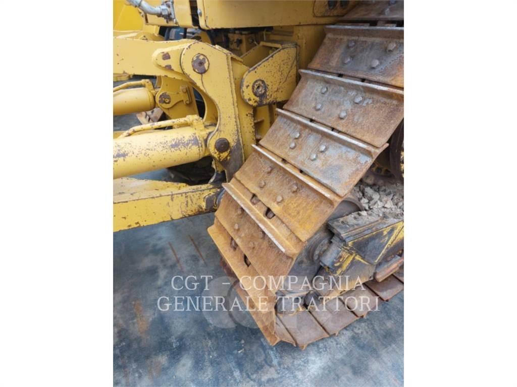 CAT D6T 履帶推土機