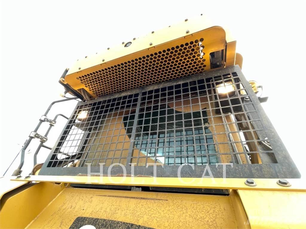 CAT D6T 履帶推土機