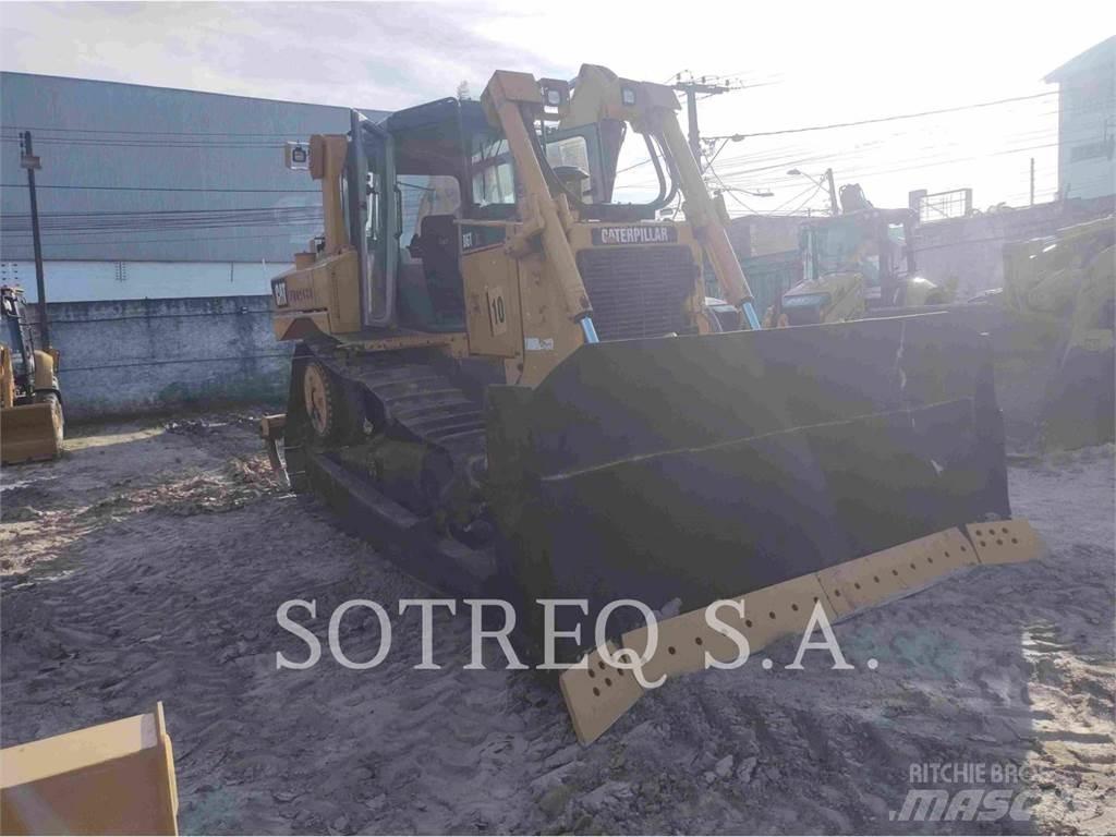 CAT D6T 履帶推土機